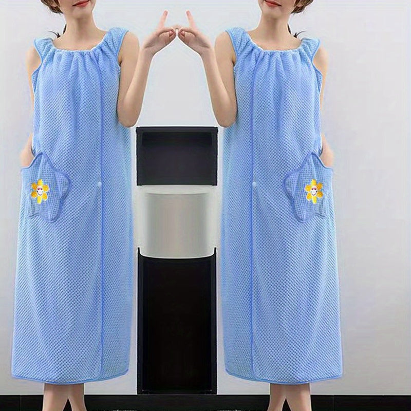 Hashamatli koral fliys ayollar uchun hammom sochiq koftasi, qo'shimcha uzun, ultra-sorbent, yelkasiz va gullar bilan cho'ntakli. Uyda foydalanish uchun mukammal, ko'k yoki yashil rangda.