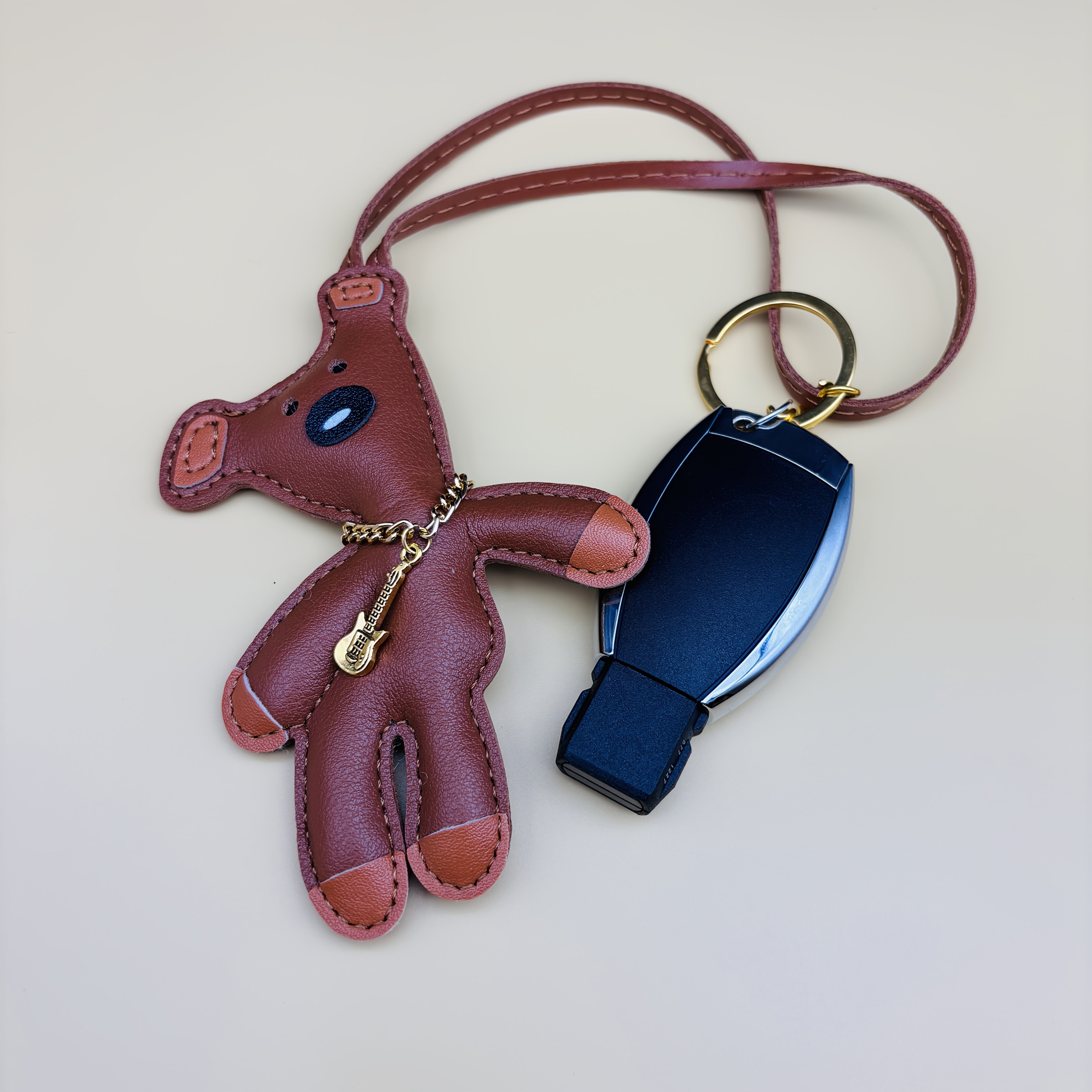 High-Quality Faux Leather Music Bear Keychain for Bags Phones Cars Gift