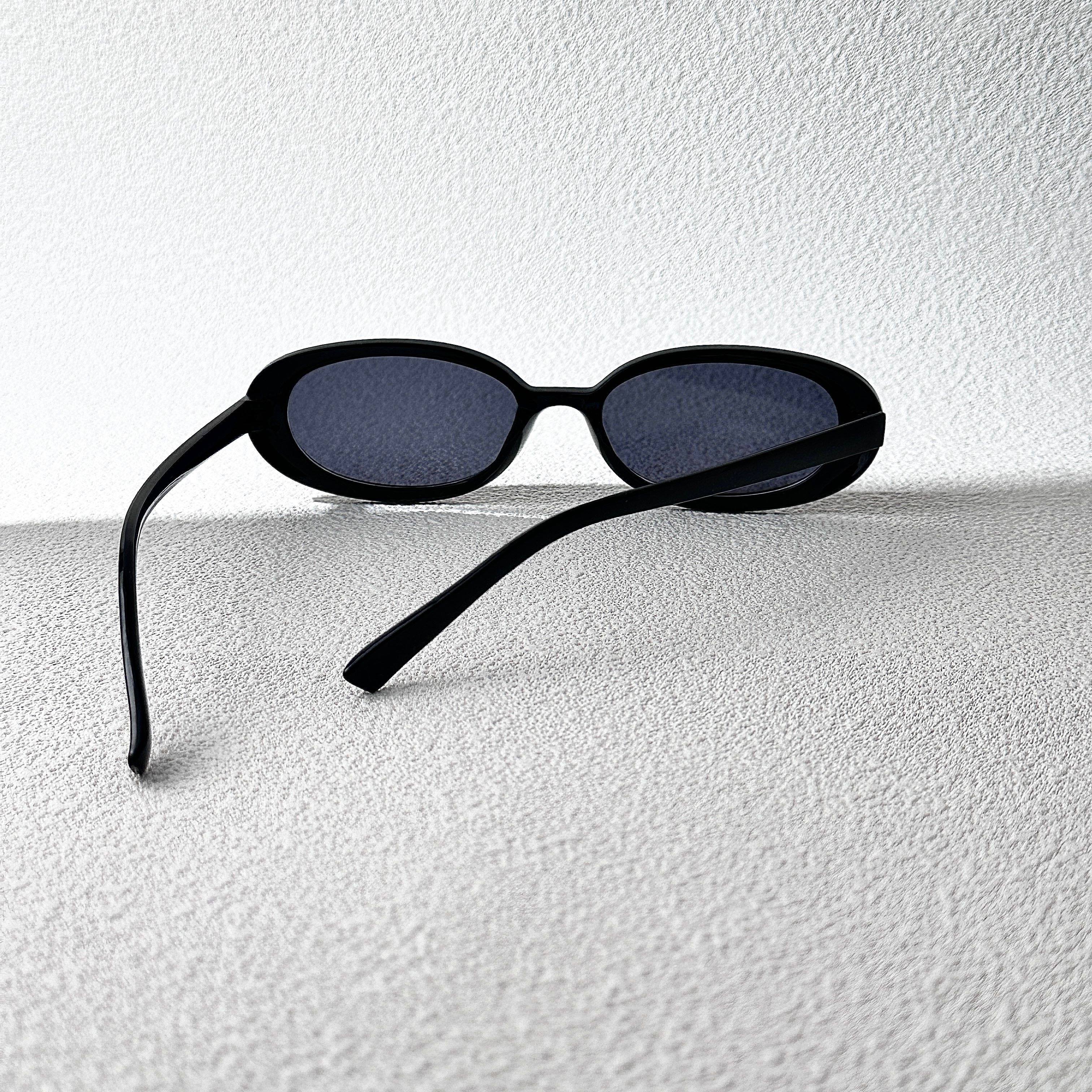 Gafas ovaladas para mujer con montura y lentes de PC para actividades al aire libre y celebraciones