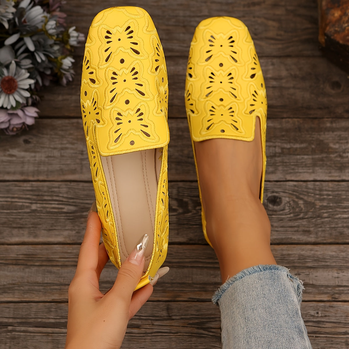 Women's Flat Shoes Square Toe Butterfly Pattern Casual Shoes
