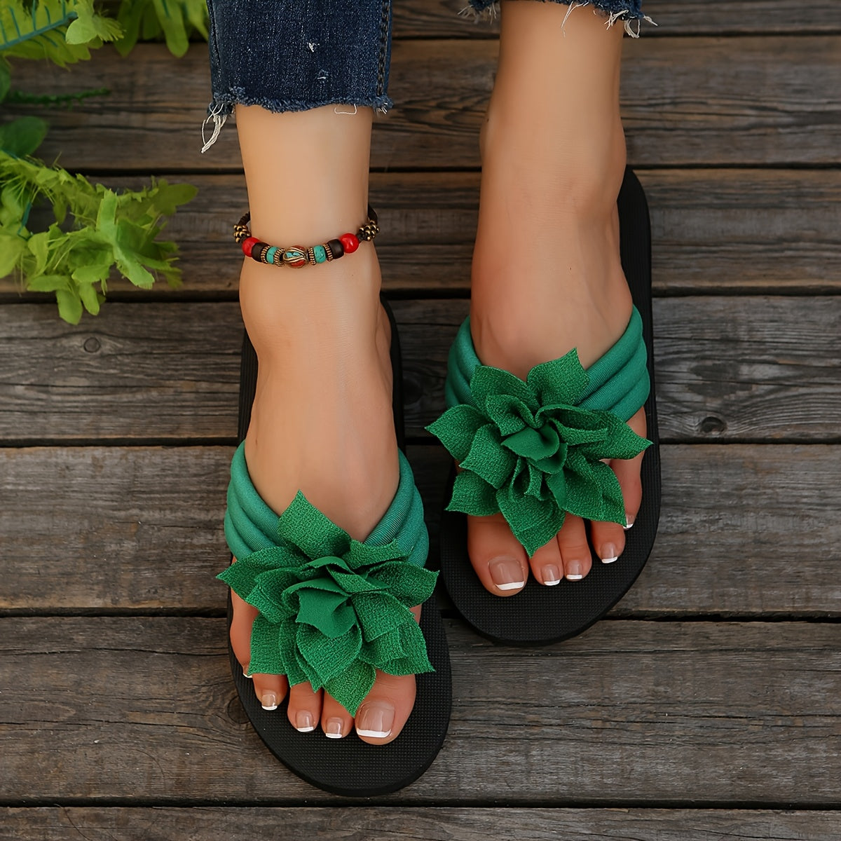 Women's Flip Flops with Flower Design Lightweight Comfortable Beach Sandals