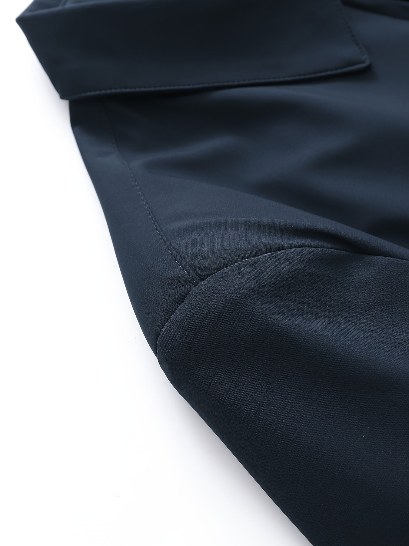 Erkaklar uchun premium qalin qish palto, bir rangda, ish va norasmiy kiyim uchun zip-up yelka bilan, mashinada yuvish mumkin.