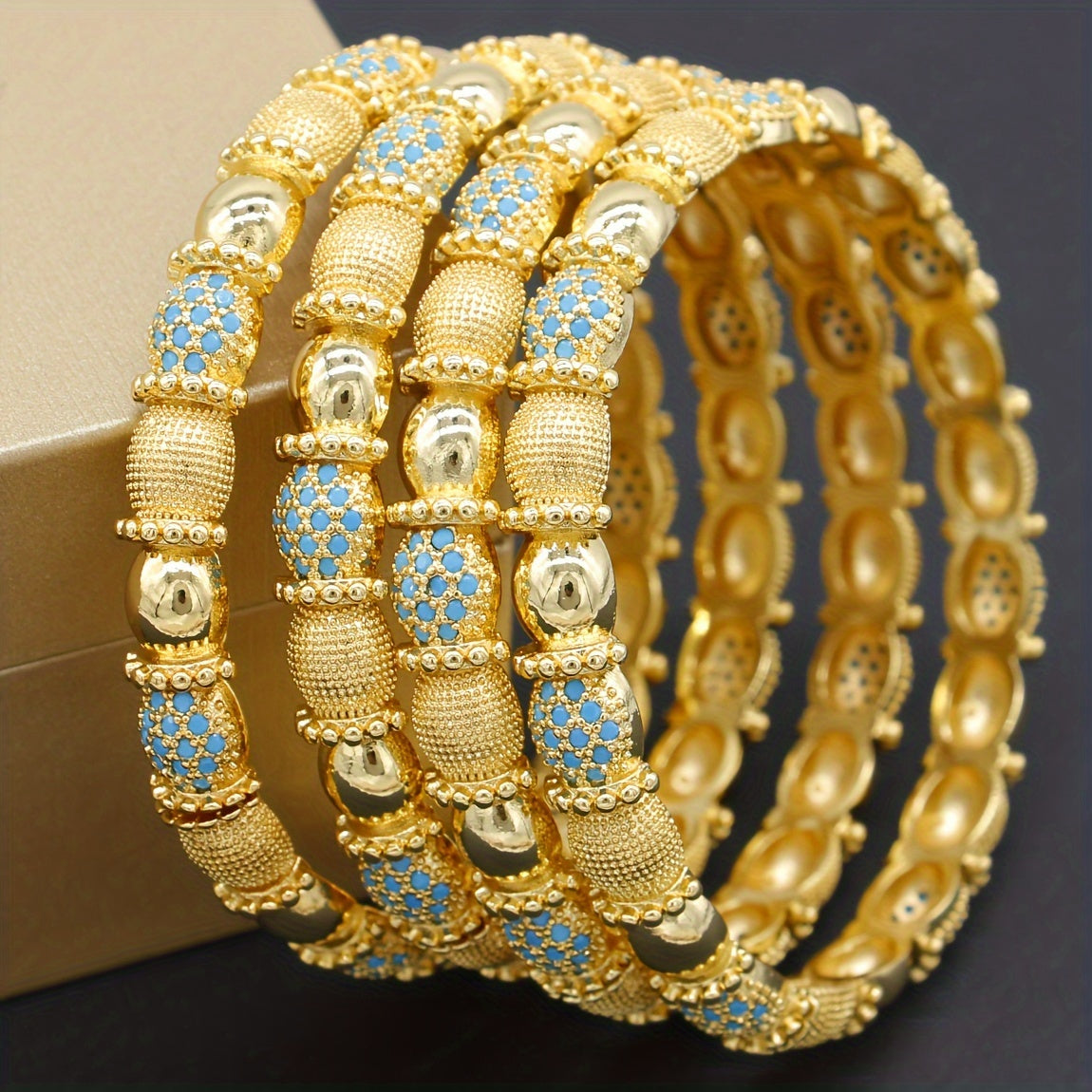 4 ta mis bilaguzuklar to'plami, vintage boho uslubida zirconia inlay bilan, ayollar uchun moslashuvchan ochiq qopqoq dizayni, kundalik kiyim va to'ylar uchun mukammal.