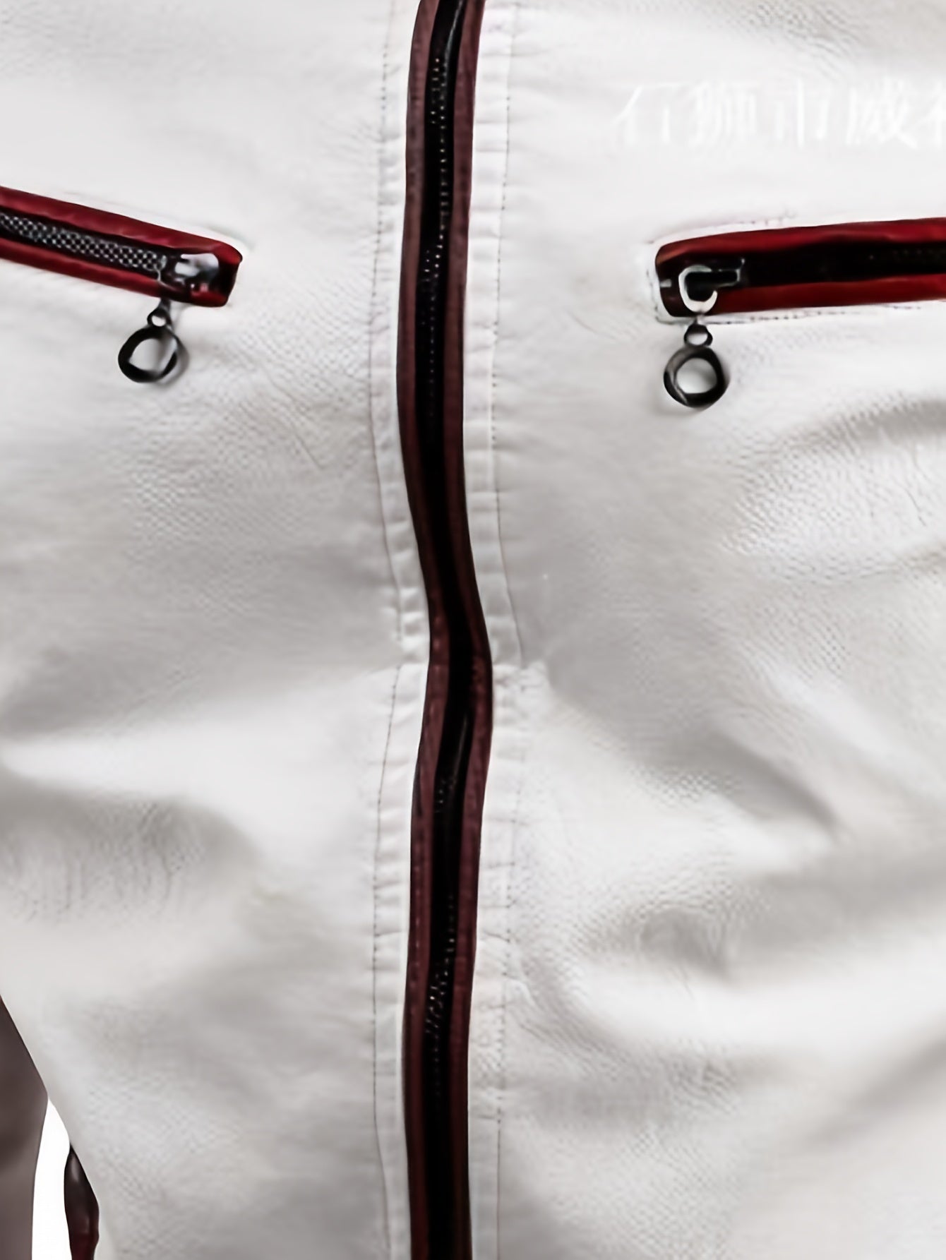 Erkaklar uchun tor kesimli rangli blokli jakket, turli cho'ntaklar, turg'un yaka, fermuar, kuz/qish/fall uchun oq va qizil dizayn.