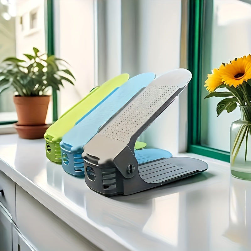 Комплект бытовой мебели для общежития, включающий 4 двухслойные полки для обуви, регулируемые и легко разбираемые и моющиеся коробки для обуви, шкаф для обуви и полку для хранения обуви на 12 и 16 предметов.