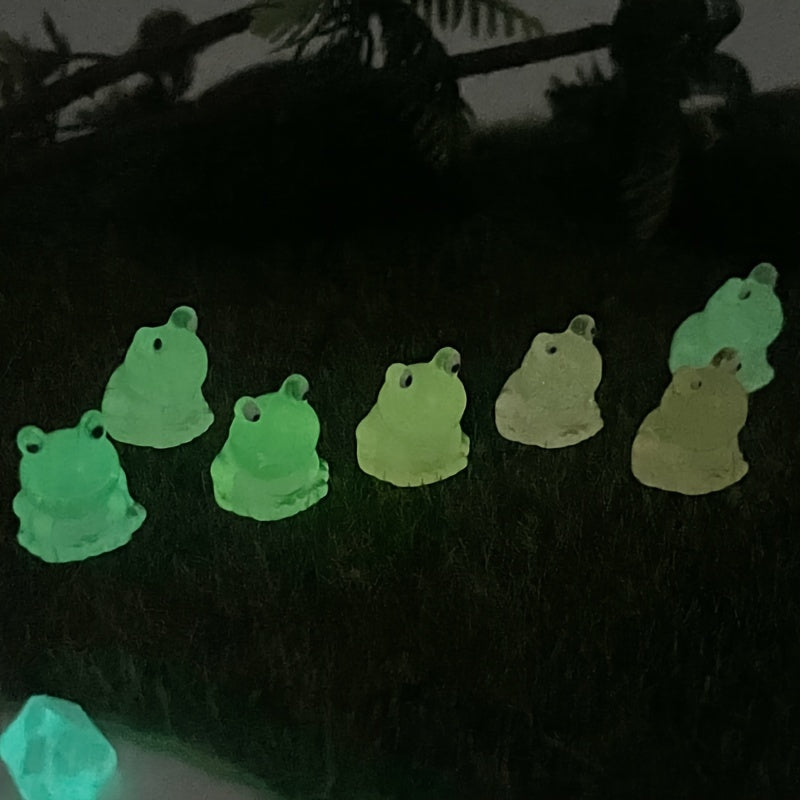 20 Ta'sirchan Qorong'ida Yashil Frog Figurinalari, Fairy Bog'lari va Tashqi Dekor uchun, Turli Oqish va Oq bo'lmagan Froglar, Yashil Ta'sirlar bilan, Elektr energiyasi talab qilinmaydi, Mustahkam Qorong'u Material, O'yinchoq Bog' Ornamentlari.