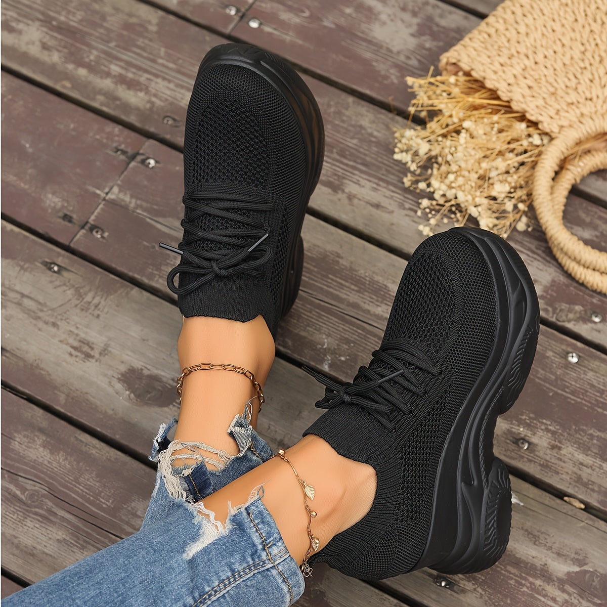 Ayollar uchun qora va oq tilla bilan yopiladigan kundalik sport poyabzali, nafas oladigan, yengil