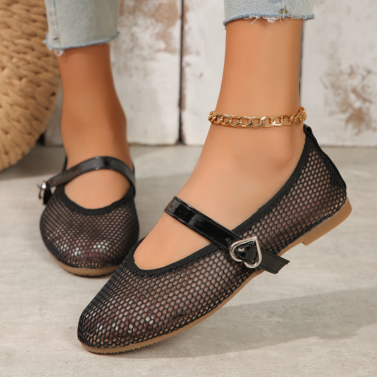 Women's Mesh Flats Lightweight Slip-On Casual Shoes in Solid Colors