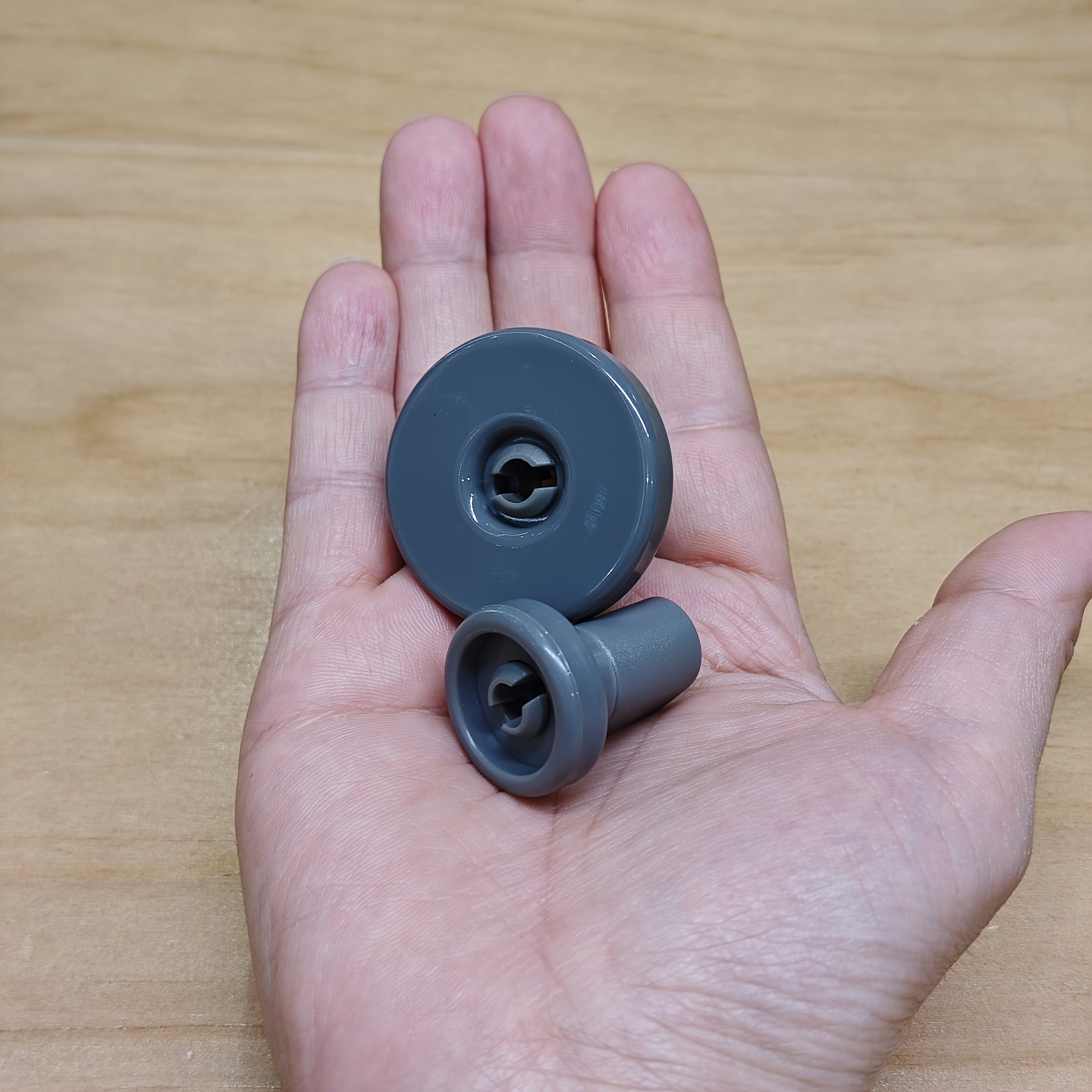 16 dona idish-tovoq uchun idish-tovoq qutisi rulolari, yuqori va pastki rack g'ildiraklar, plastmassa konstruktsiyasi