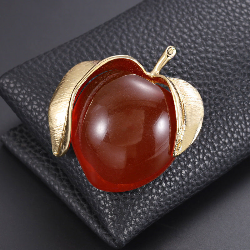 Vintage-Inspired Enamel Peach Brooch Fruit-Shaped Jewelry for Clothing