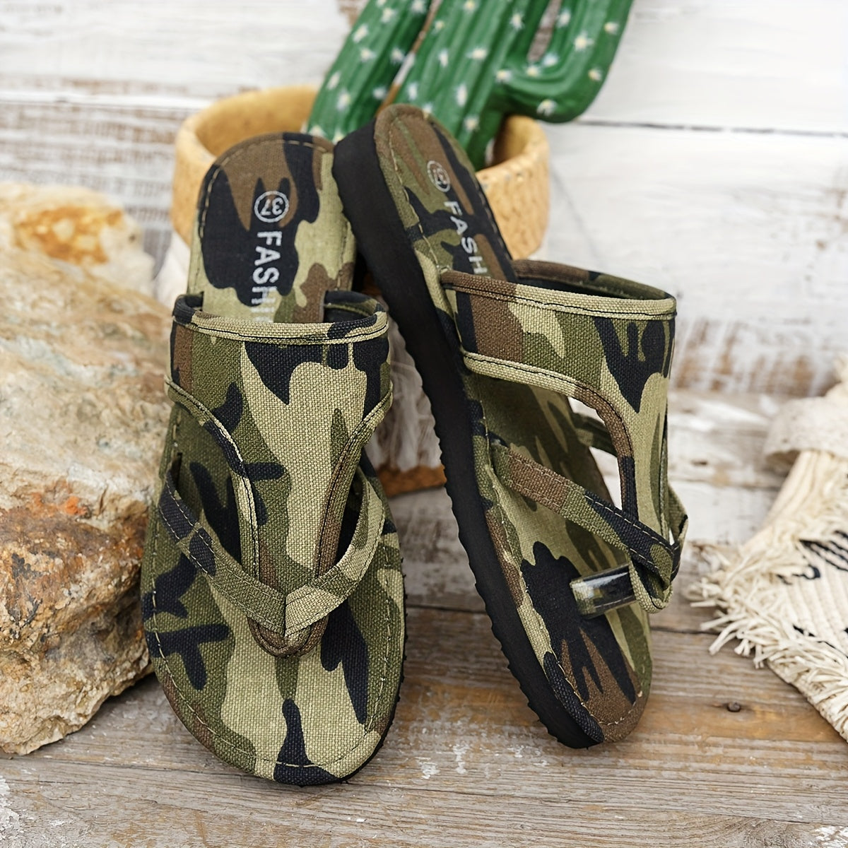 Women's Camouflage Slip-On Flat Sandals Breathable Fabric Summer Beach Shoes
