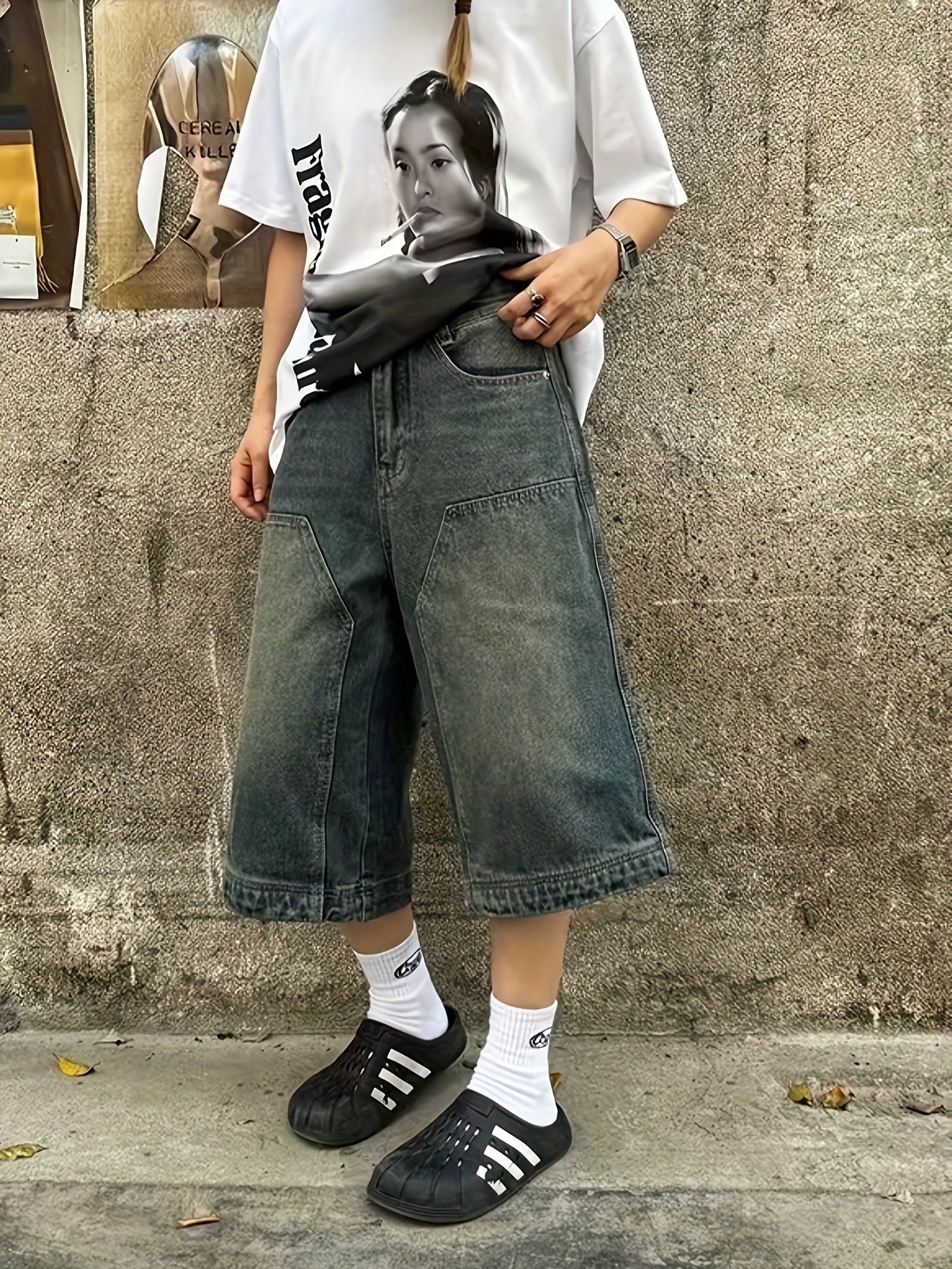 Vintage-Style Knee-Length Denim Shorts with Mesh Detail and Loose Fit