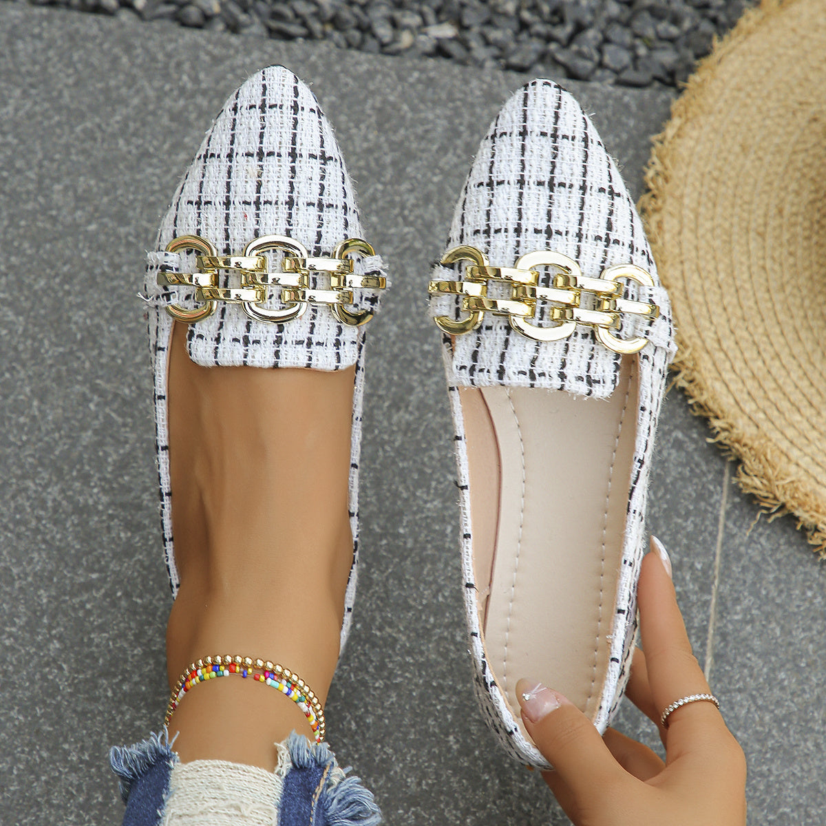 Zapatos planos de punta con slip-on para mujer de tallas grandes con detalles de estrella y cadena