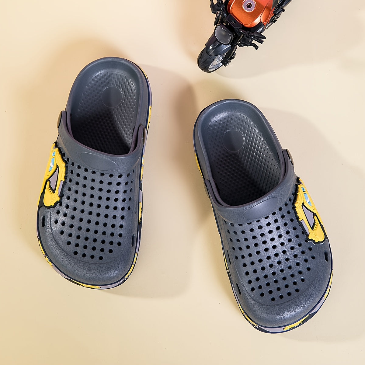 Детские мультяшные тапочки на мягкой подошве для мальчиков и девочек, дышащие, легкие, для использования внутри и снаружи, на пляже