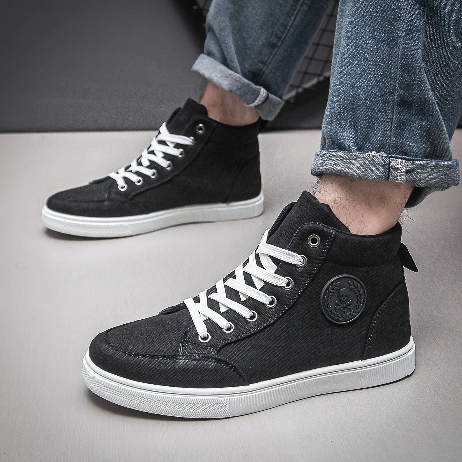 Мужские повседневные кроссовки дышащие на шнуровке противоскользящие на ПВХ подошве низкий ход