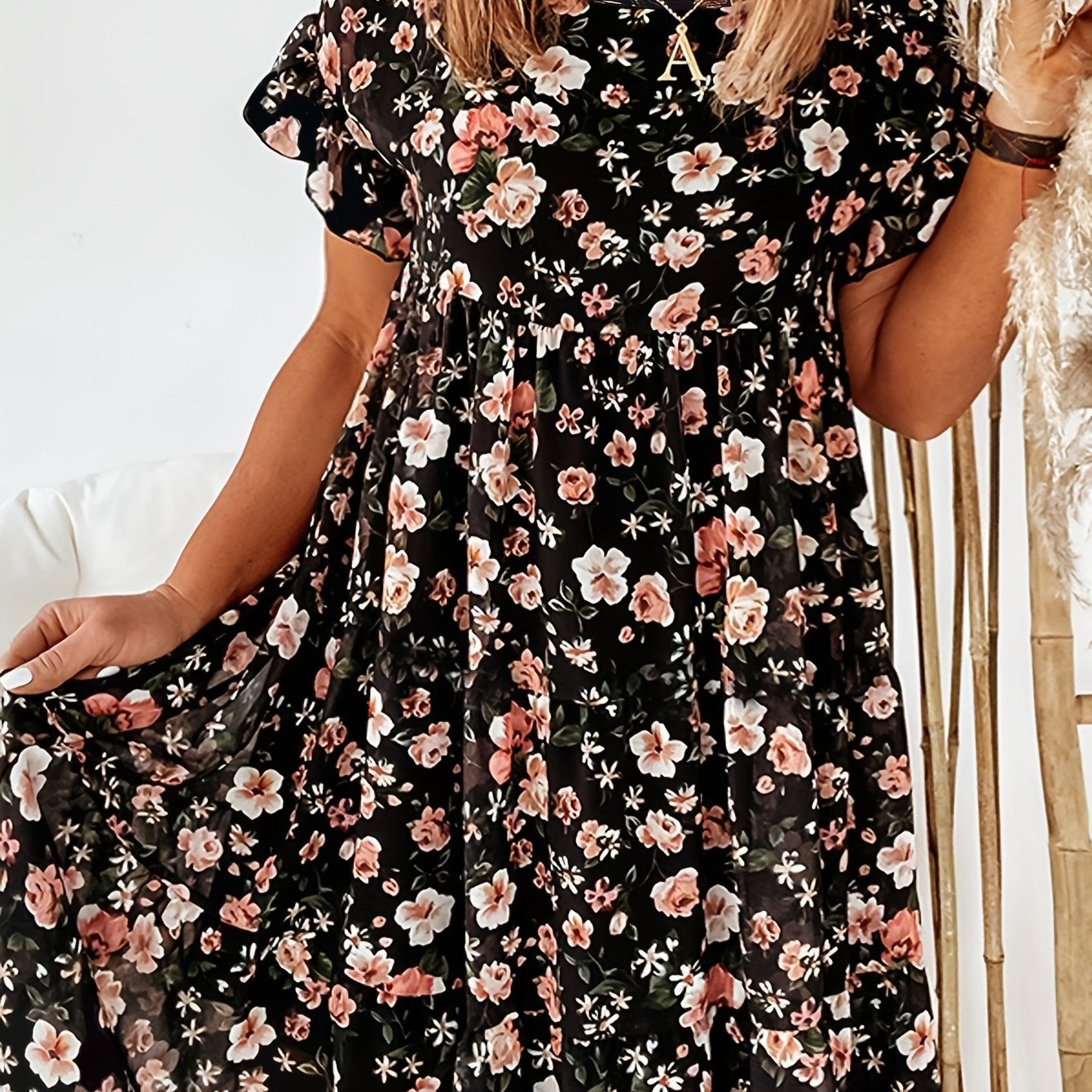 Plus Size Navy Blue Floral Print Dress with Ruffle Detail for Spring and Summer