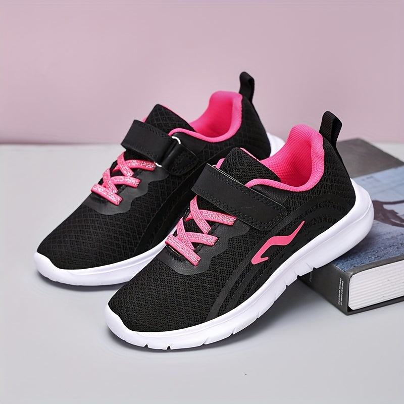 Qizlar uchun qora va pushti dizayndagi nafas oladigan to'rli krossovkalar, yugurish va tasodifiy kiyim uchun yopish va shoelace bilan.