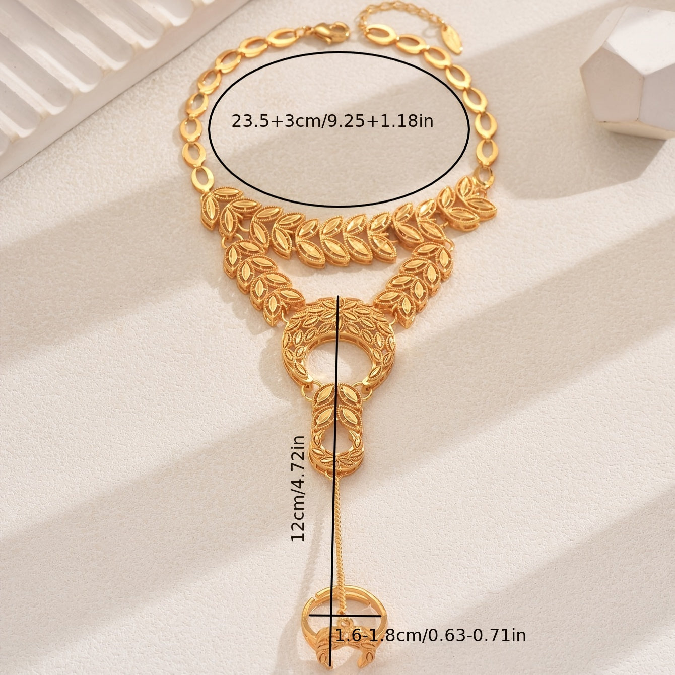 Ayollar uchun mis va oltin qoplangan bo'sh bug'doy shaklidagi oy dizayni bilan bezatilgan taqinchoq, to'ylar va rasmiy tadbirlar uchun