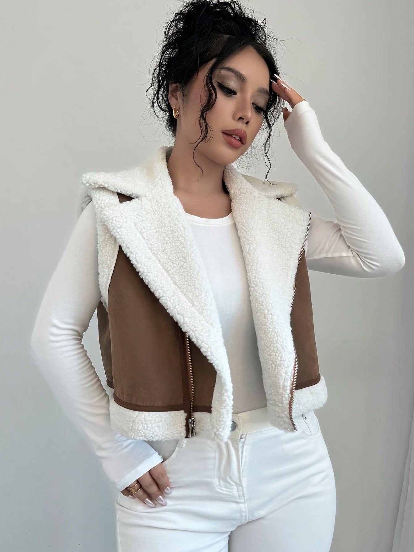 Women's Faux Lamb Sleeveless Vest Jacket with Zipper and Lapel Collar for Fall Winter