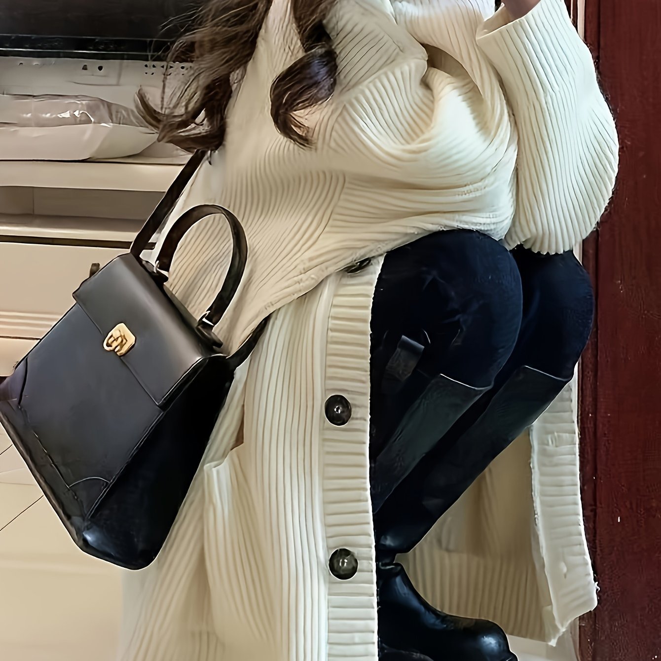 Ayollar uchun tasodifiy V-yuvalangan sviter, kuz va qish uchun mukammal.