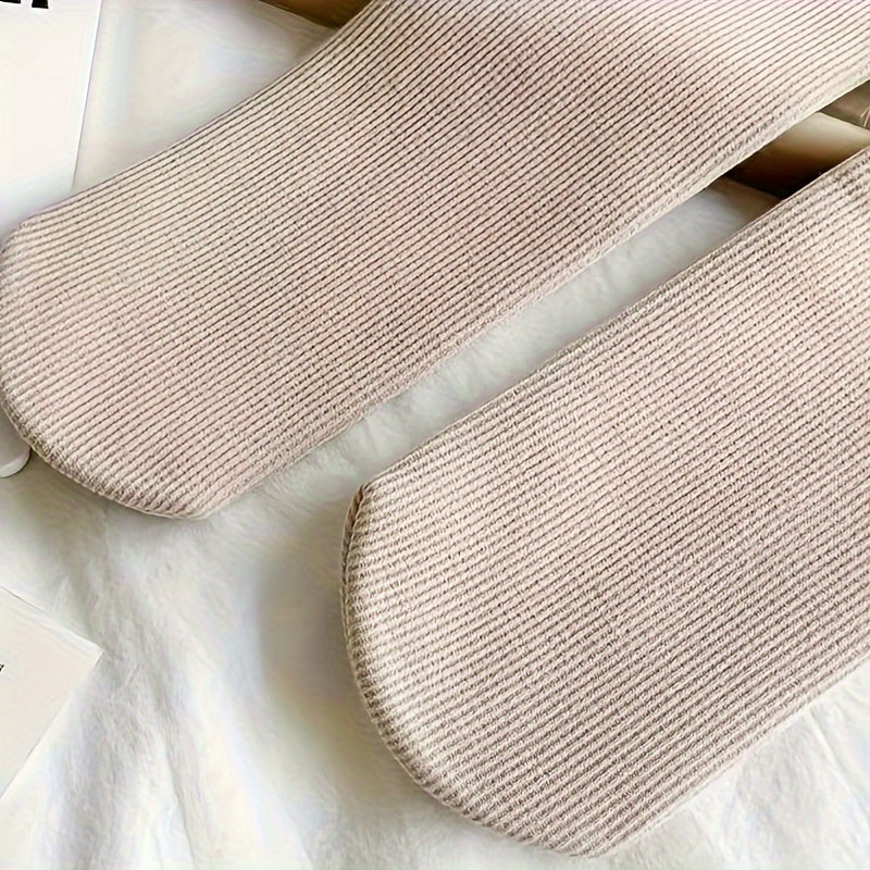 5 juft ayollar uchun yer rangidagi qalin, pufakli vertikal chiziqlar bilan qulay o'rta bo'yli paypoqlar.