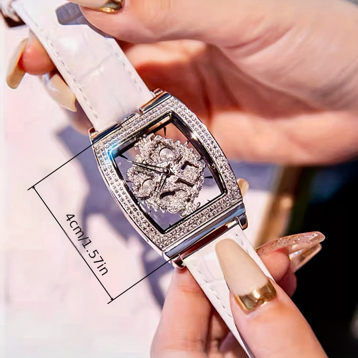 Women's Quartz Watch with Wine Barrel-Shaped Dial Rhinestone Back and Poker Queen Pattern