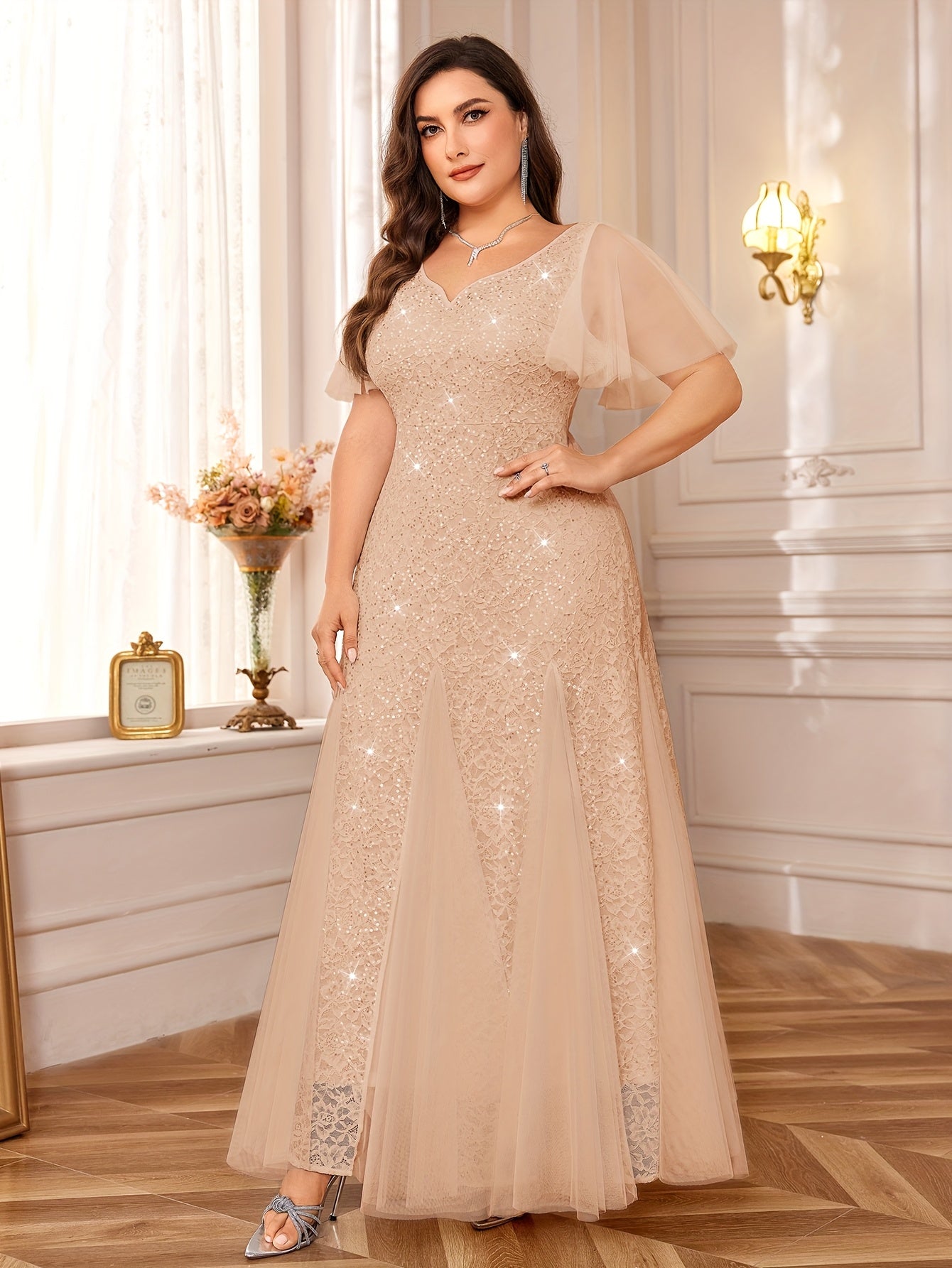 Vestido largo de encaje para mujer talla grande sin mangas con escote en V y dobladillo acampanado para boda