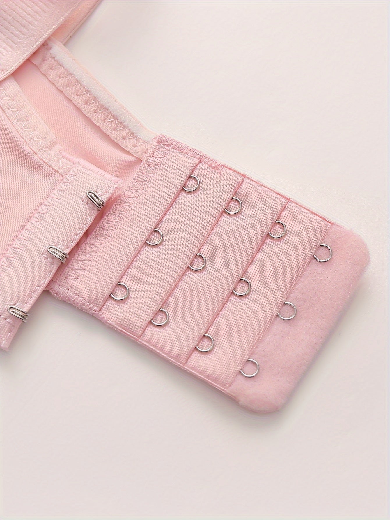 Mature-Style Full-Coverage Wireless Bra with Adjustable Straps and Secure Closure