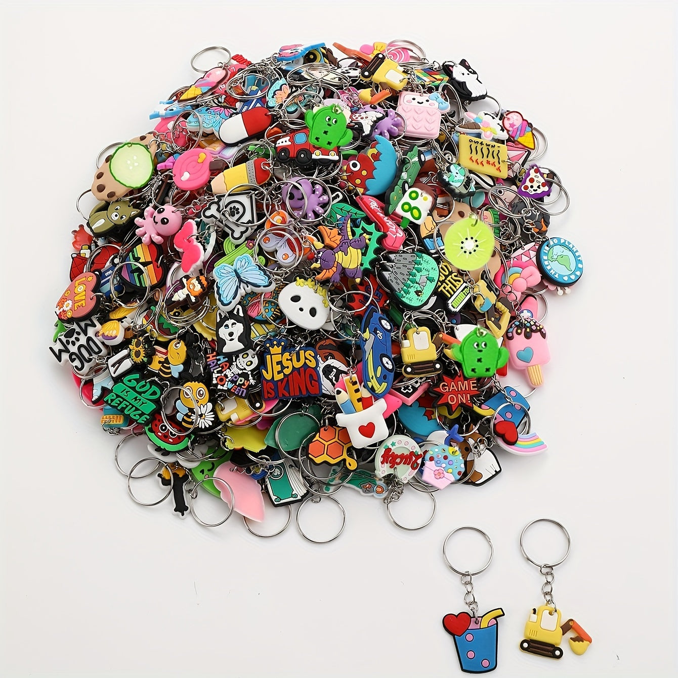 Ассорти из ПВХ брелков - Включает 20/50/80 штук с милыми мультяшными животными, леденцами и капсулами. Яркие брелки для рюкзаков, косметичек и сумок.