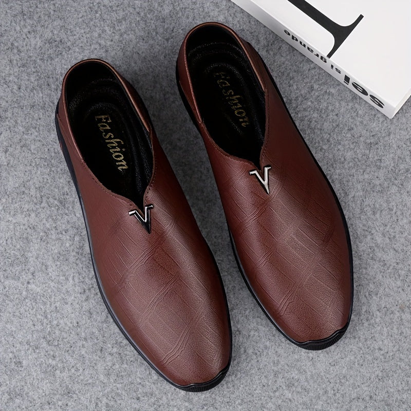 Erkaklar uchun qulay PU teridan yasalgan, sirpanmaydigan, kiyish oson poyabzal.