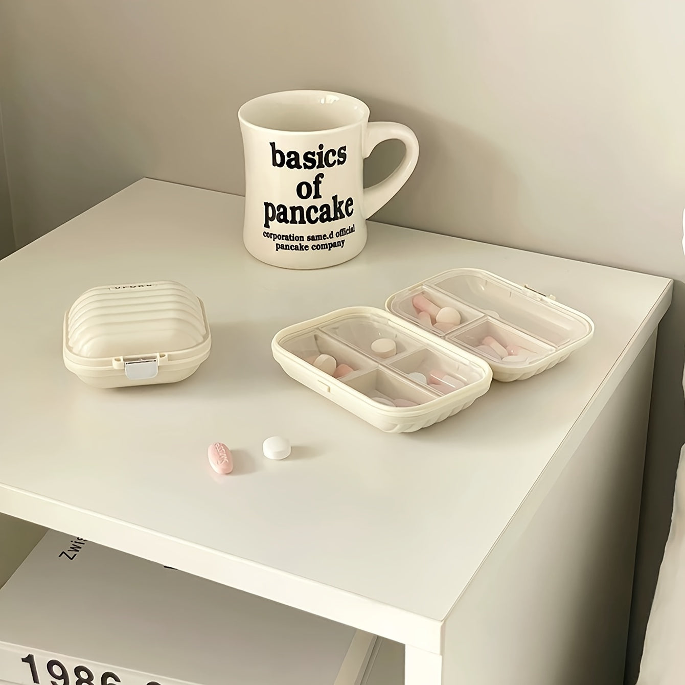 Unisex Plastic Pill Box 7-Day Dispenser Portable Medication Organizer