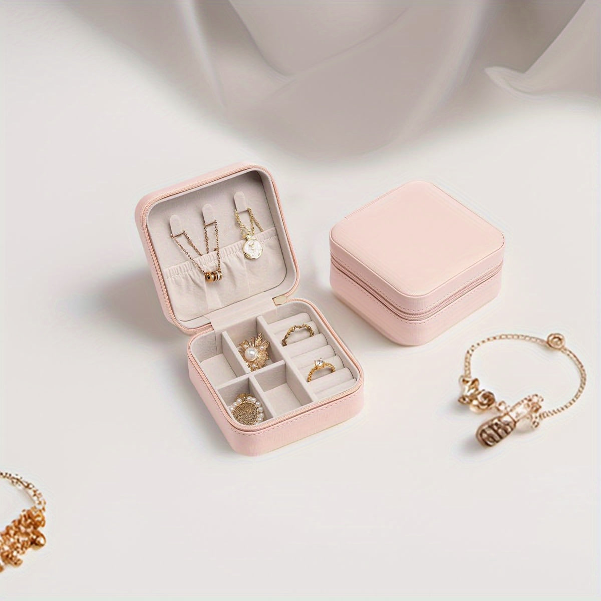 Pequeño organizador de viaje para joyas para anillos, pendientes y collares con compartimentos