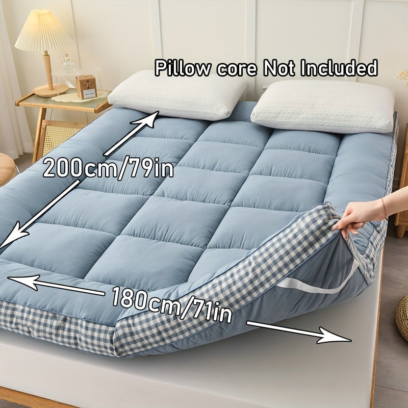 Роскошный стеганый матрасный топпер - мягкая и пушистая полиэфирная начинка и покрытие, дышащий, комфорт на все сезоны для спальни, гостевой комнаты или общежития - не водонепроницаемый, легко чистится, толщина 8-10 см.