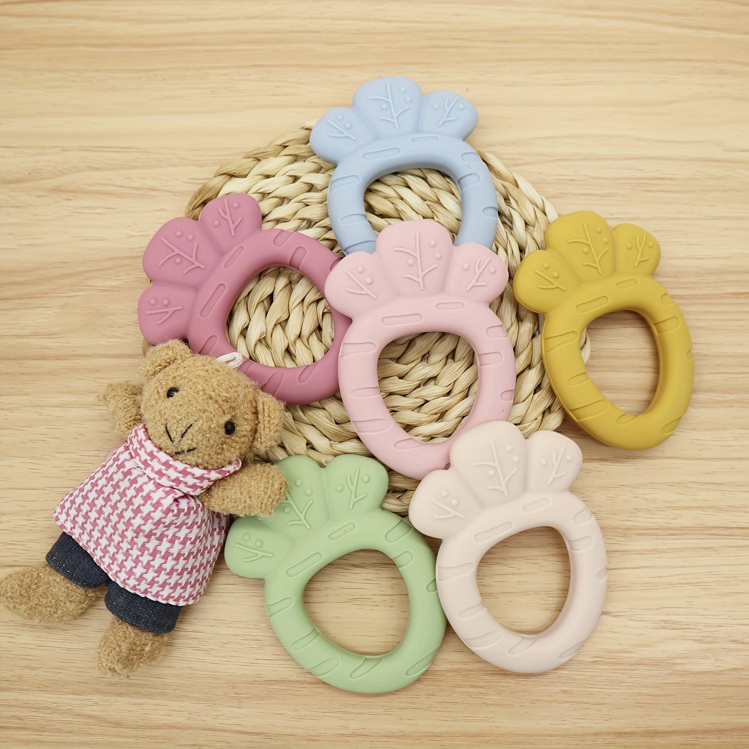 Мягкий силиконовый прорезыватель в форме морковки для детей - без BPA, пищевой класс, легко моется, идеально подходит для успокоения чувствительных десен и поддержания здоровья зубов.