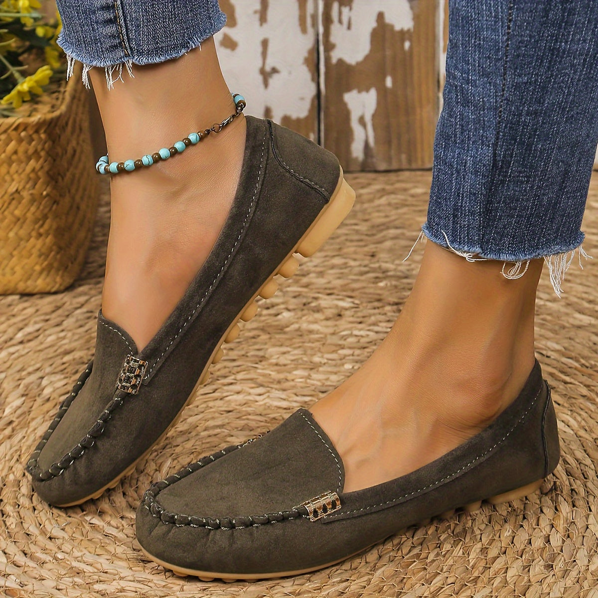 Women's Casual Flat Shoes Lightweight Slip-On Plain Toe