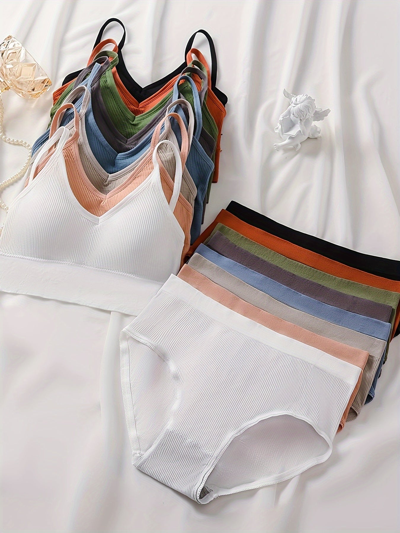 Подростковый комплект из восьми предметов нижнего белья в однотонном цвете из нейлона и эластана, машинная стирка для комфорта и удобства.