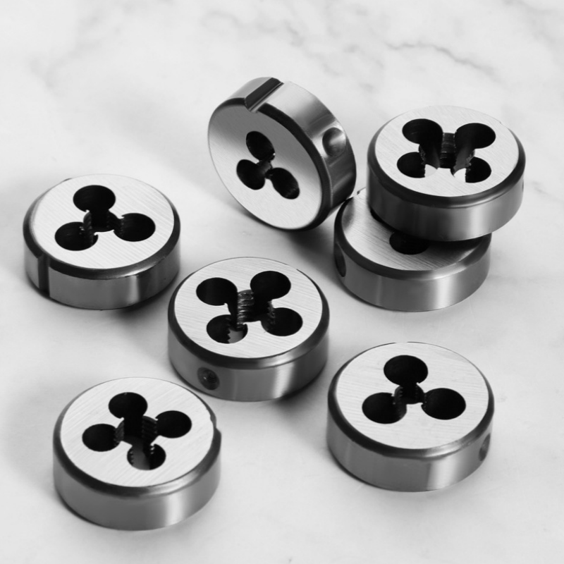 Juego de 40 piezas de juego de roscar y machos métricos de acero aleado, incluye llave para roscado y machihembrado DIY