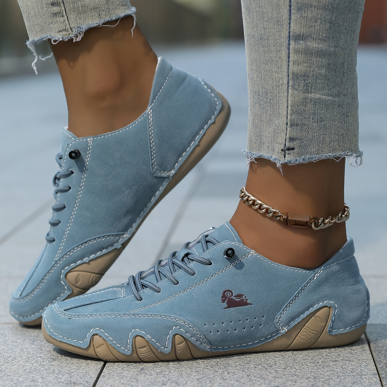 Women's Solid Color Lace Up Sneakers Lightweight Breathable Comfort Shoes