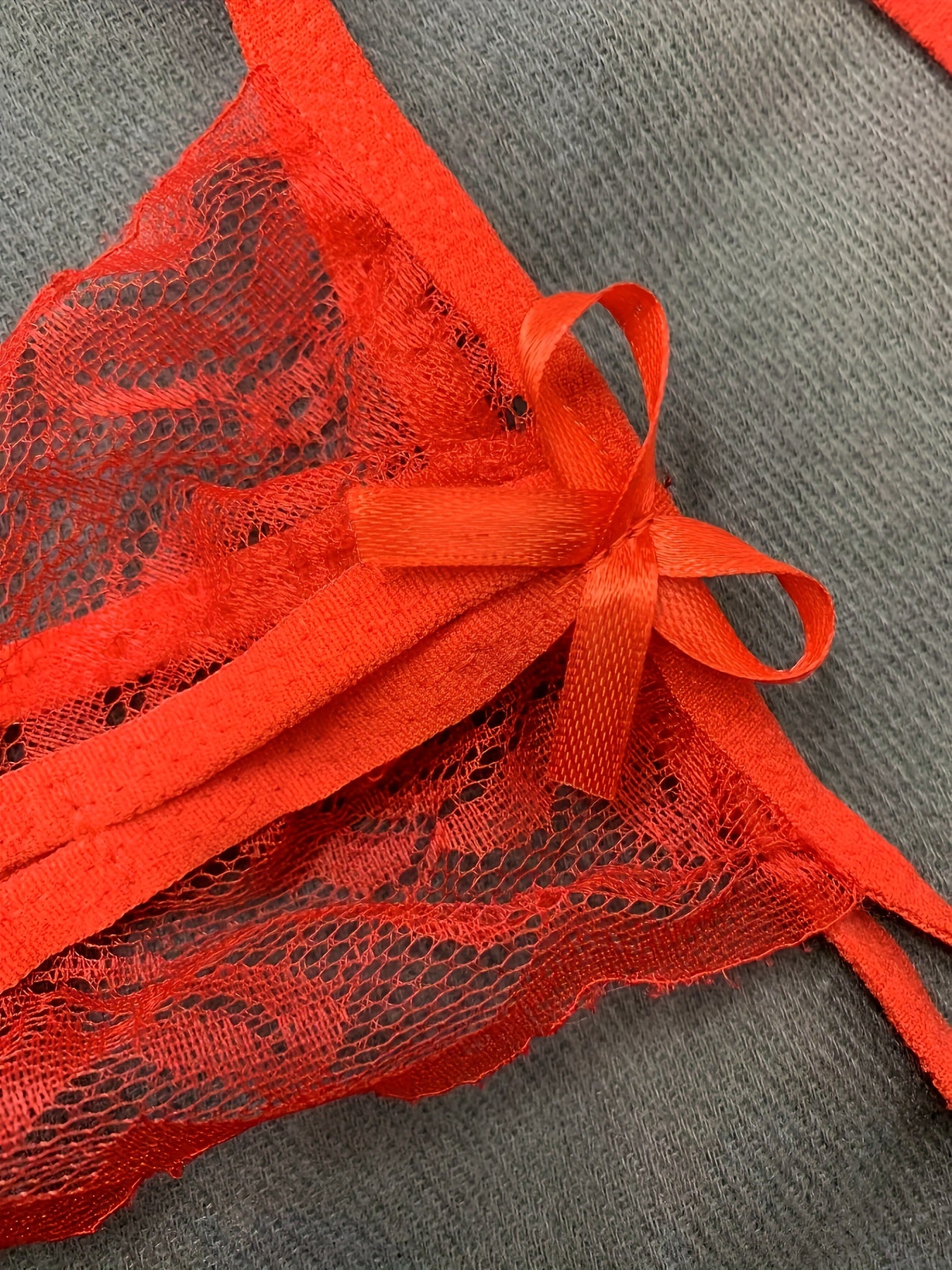 Plus o'lchamdagi ayollar uchun gul naqshli tikanli ochiq ko'krakli ichki kiyimlar to'plami va tanga