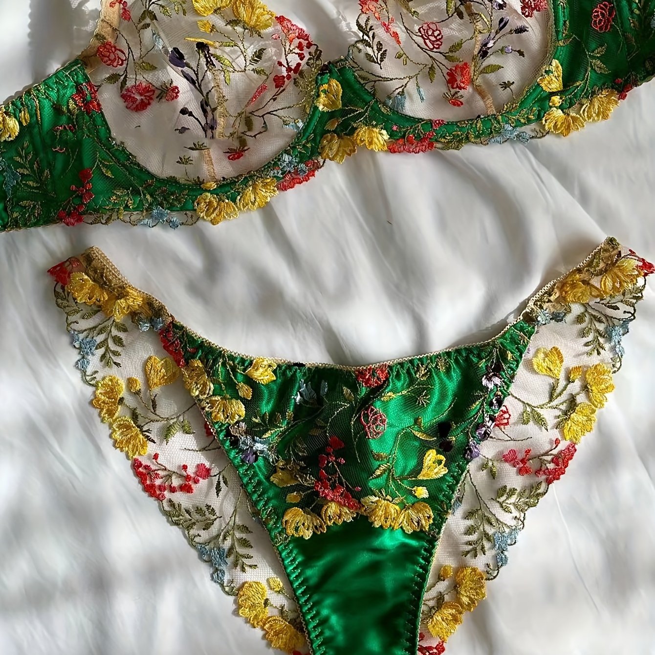 Women's Ultra-Thin Breathable Floral Lingerie Set