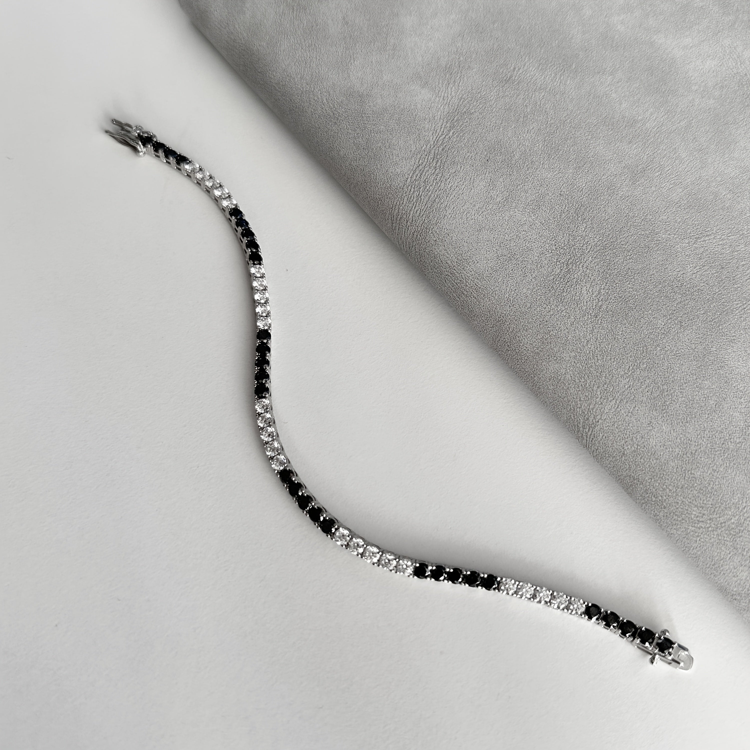 Luxury Silver Tennis Link Bracelet with Black and White Moissanite Stones 0.1 Carats for Women