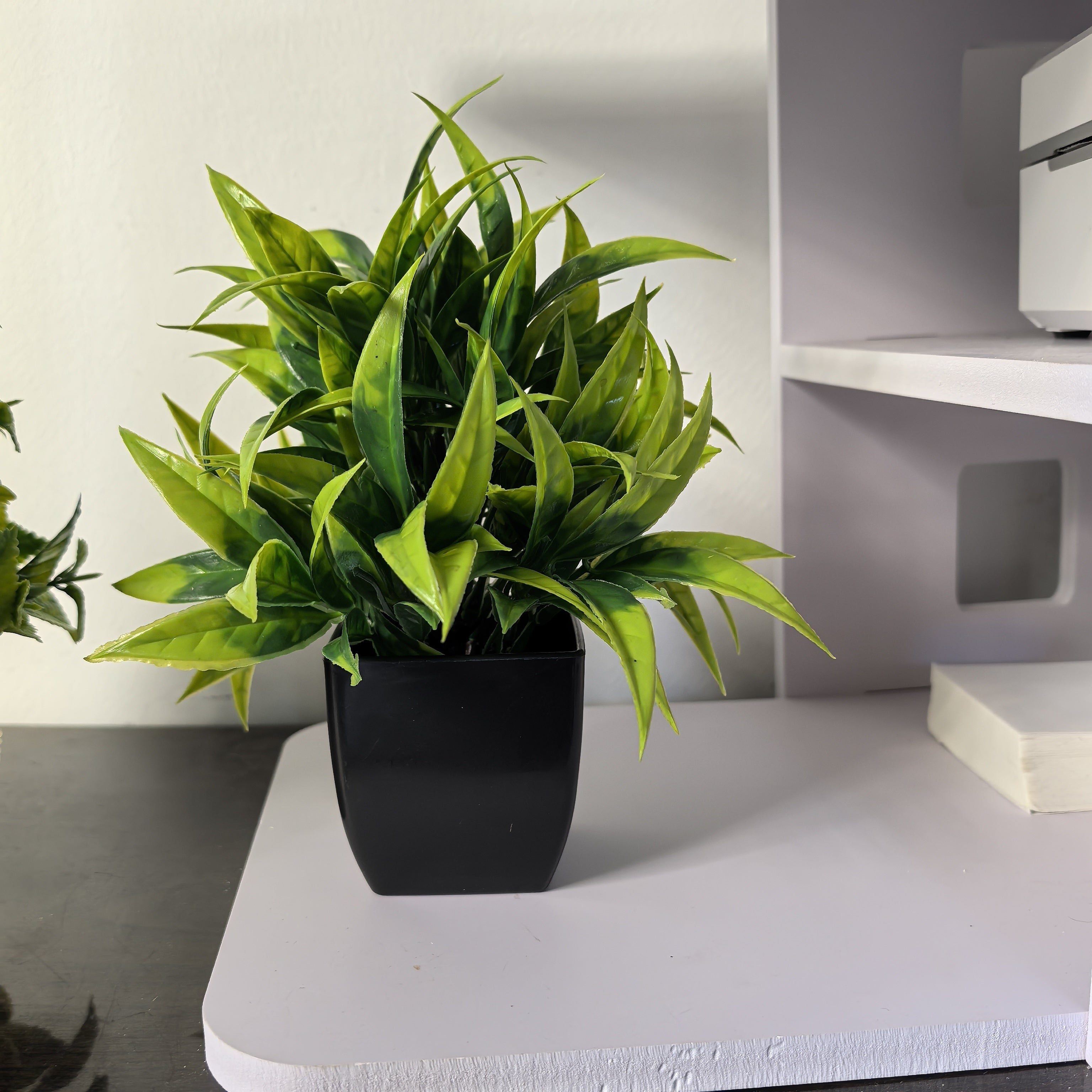 1pc Versatile Faux Fern Bonsai, ideal for home or office decor, and suitable for Halloween, Christmas, and Easter. Comes with pot.