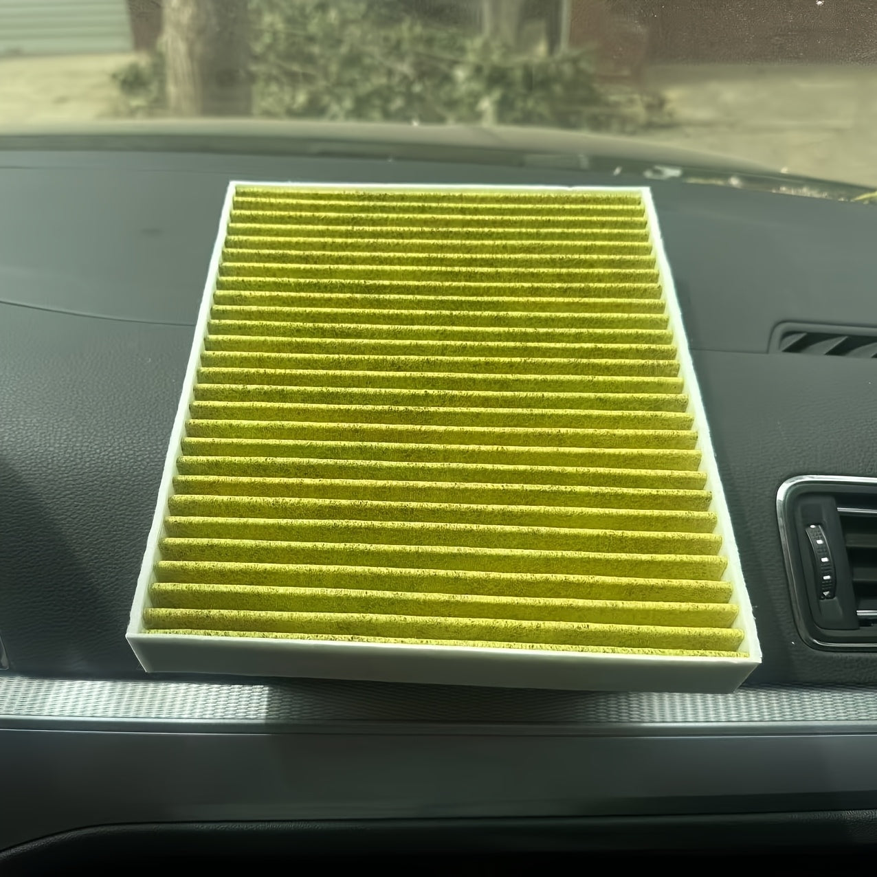 Avtomobil salon havosini filtri faol uglerod bilan almashtirish uchun avtomobil uchun