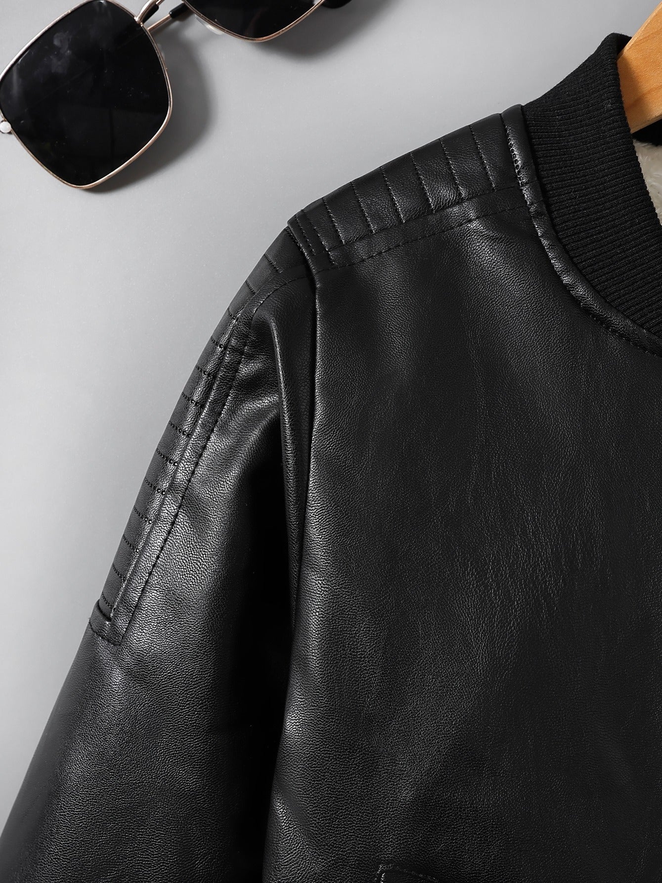 Мужская флисовая куртка на молнии для осени/зимы с воротником-стойкой.