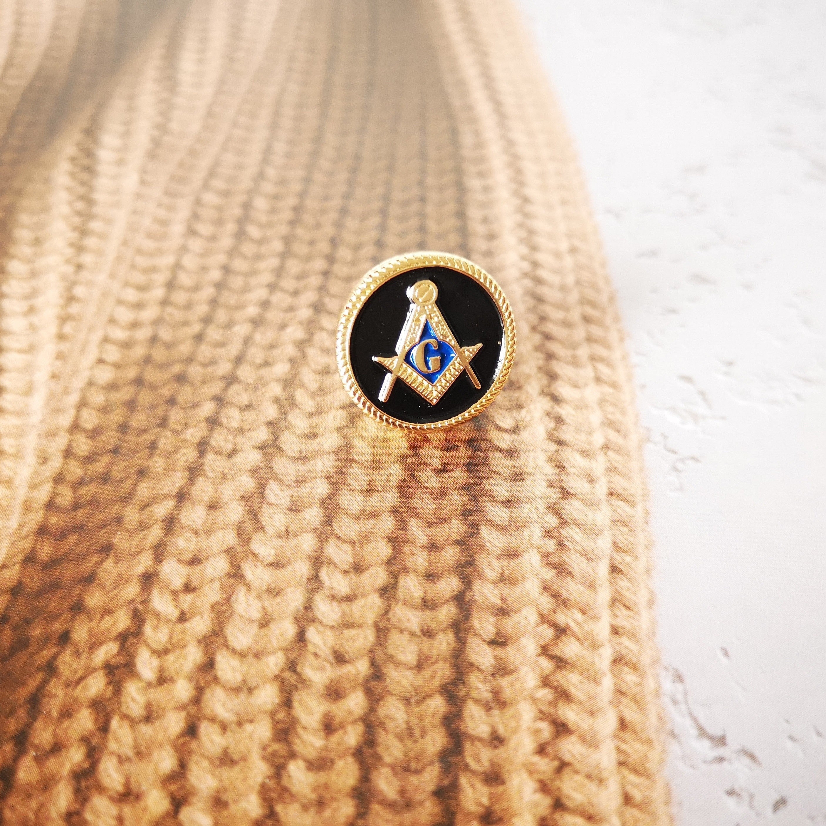 Qora zink alloy Masonik yelka belgilari, oltin qoplama bilan 3D emblema, kaplumbağa klipsi