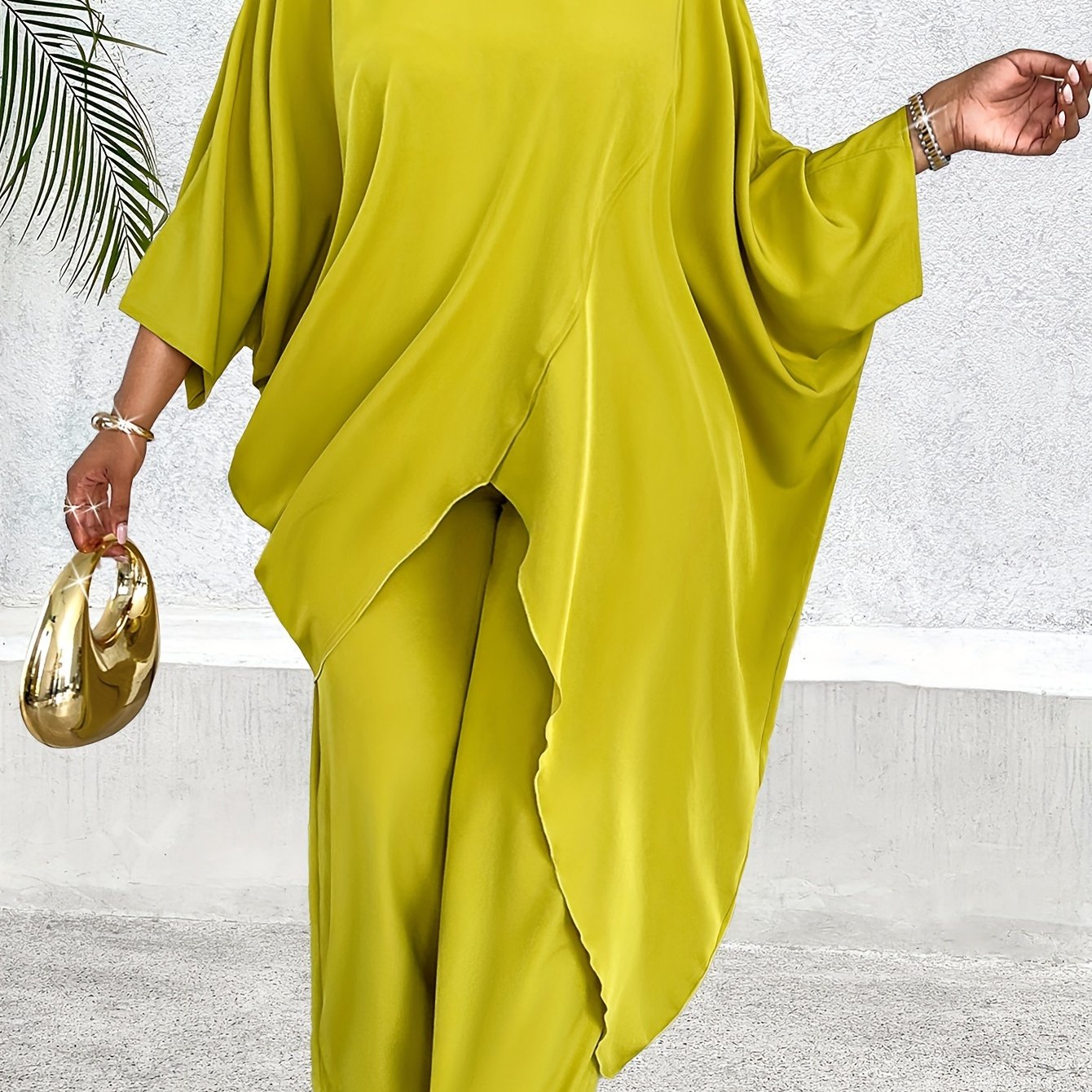 Katta o'lchamdagi shik two-piece kostyum to'plami