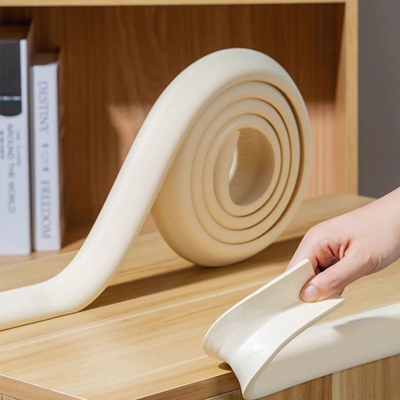 Silicone burchak himoyachisi 200cm o'z-o'zini yopishtiradigan bolalar uchun xavfsizlik bumpersi mebel uchun