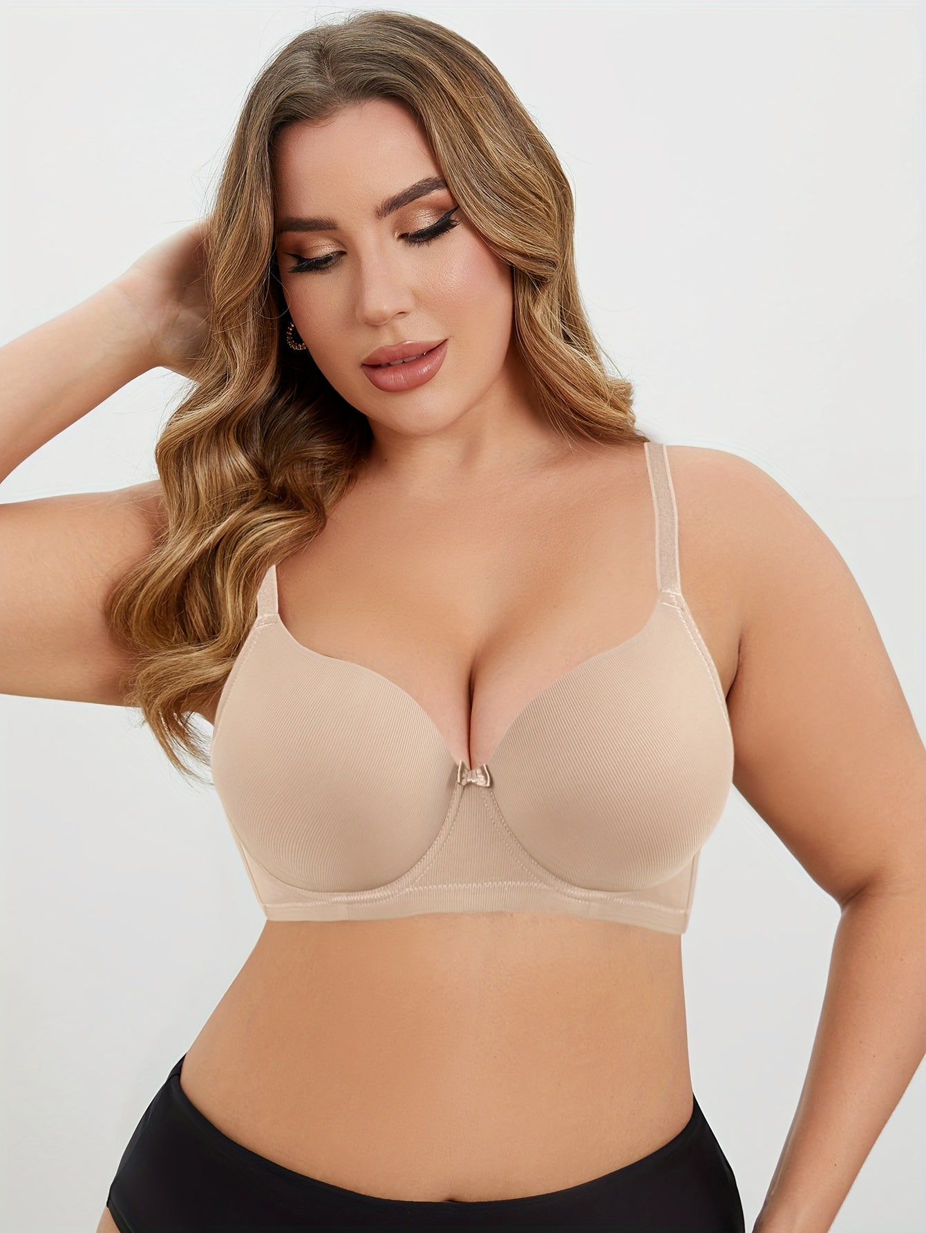 Plus Size Underwire Bra with Non-Removable Padding and Medium Stretch Fabric