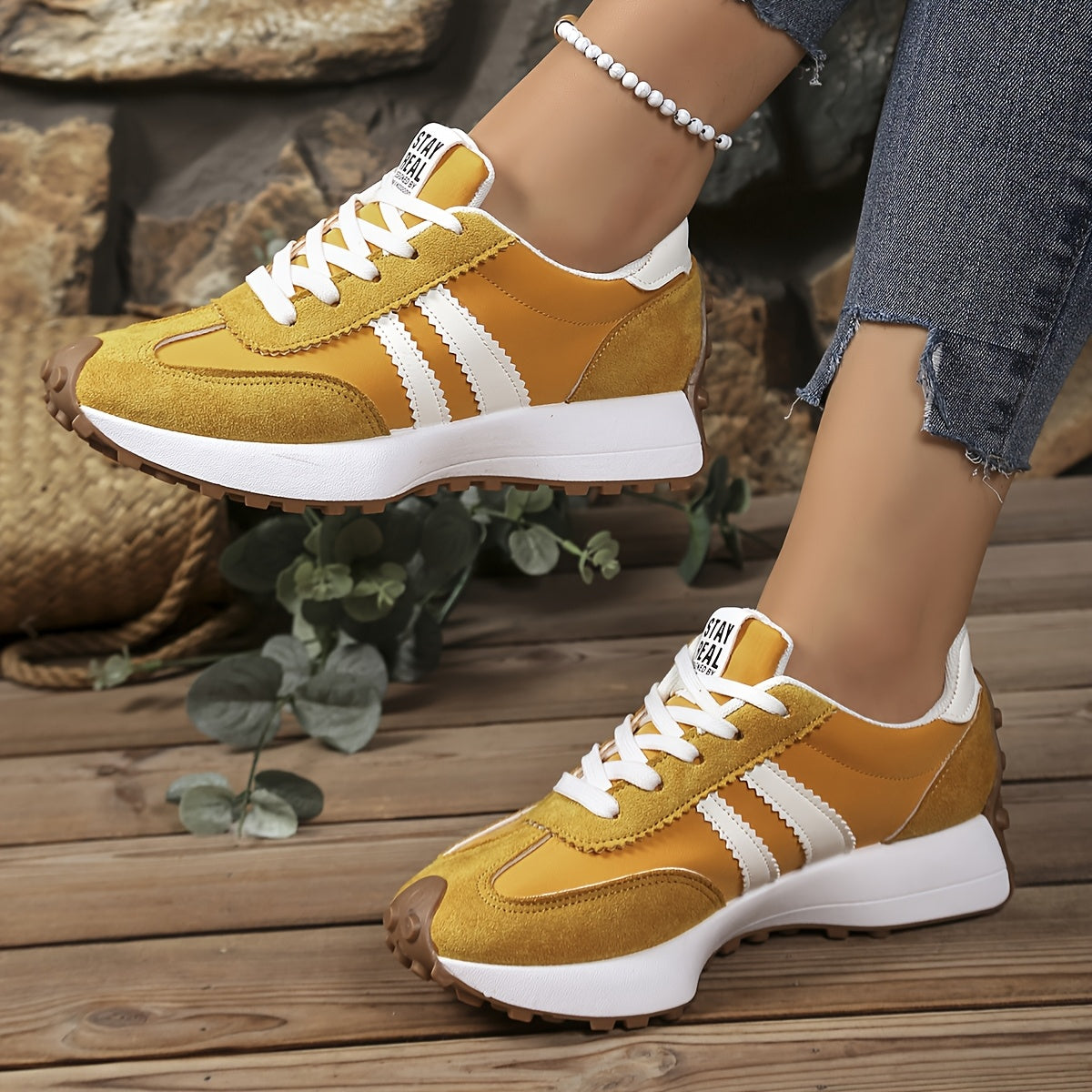 Zapatillas de mujer de color en bloque de bajo corte con tela transpirable y zapatos casuales