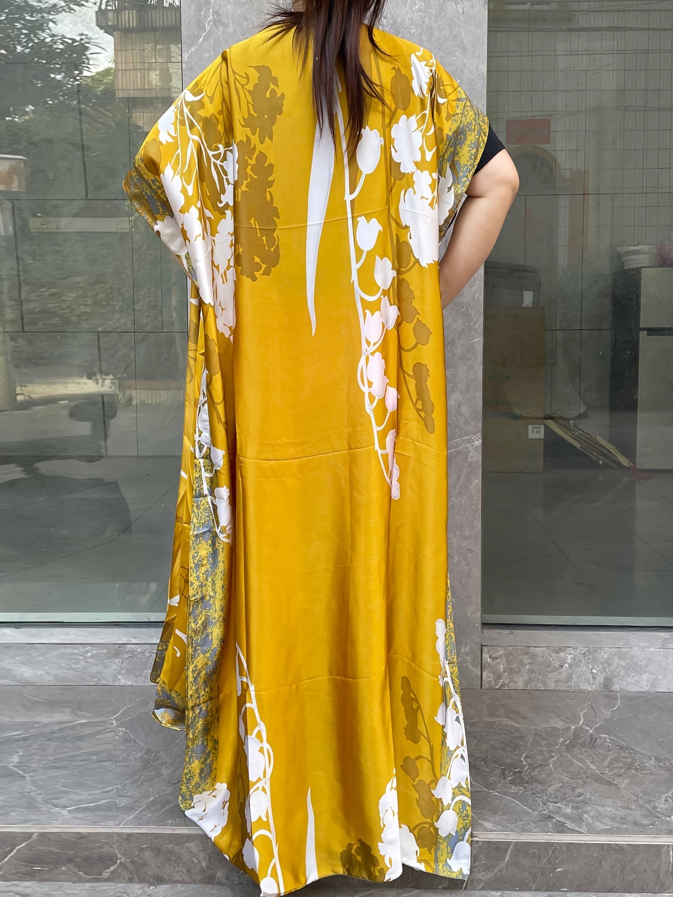 Ayollar uchun katta o'lchamli gulliy bosma tunik kiyiqi Polyester Crew Neck Batwing Sleeve Barcha mavsum uchun